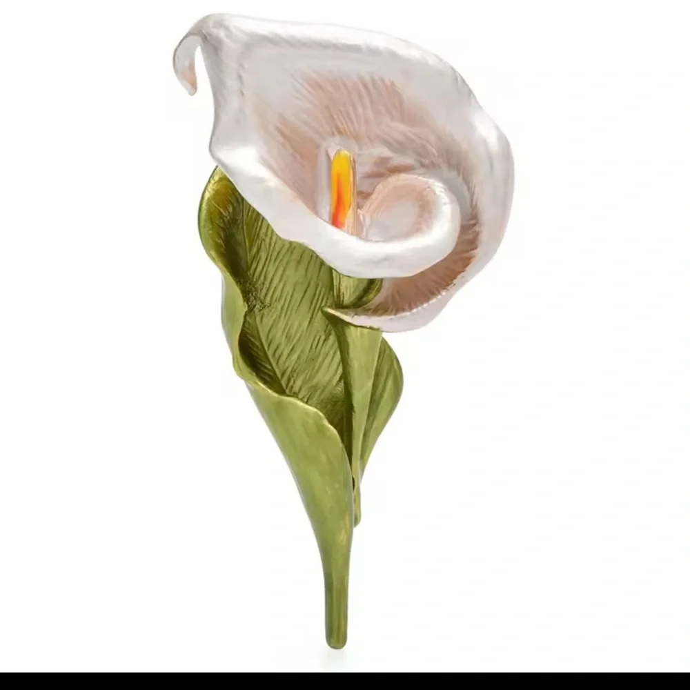 Calla Lily Cream Gold Brooch